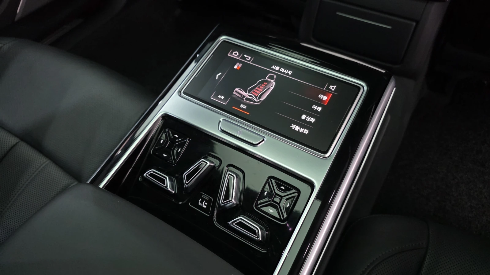 Audi A8 LONG* DISTRONIK* TV* B&O* ОБДУХ* КРАЙНА ЦЕНА, снимка 15 - Автомобили и джипове - 54526521