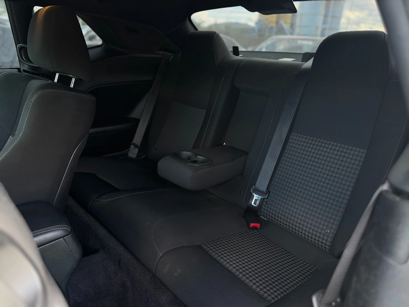 Dodge Challenger 5.7 HEMI| ПОДГРЕВ| BILSTEIN| BLIND SPOT| REMOTE, снимка 13 - Автомобили и джипове - 54614966