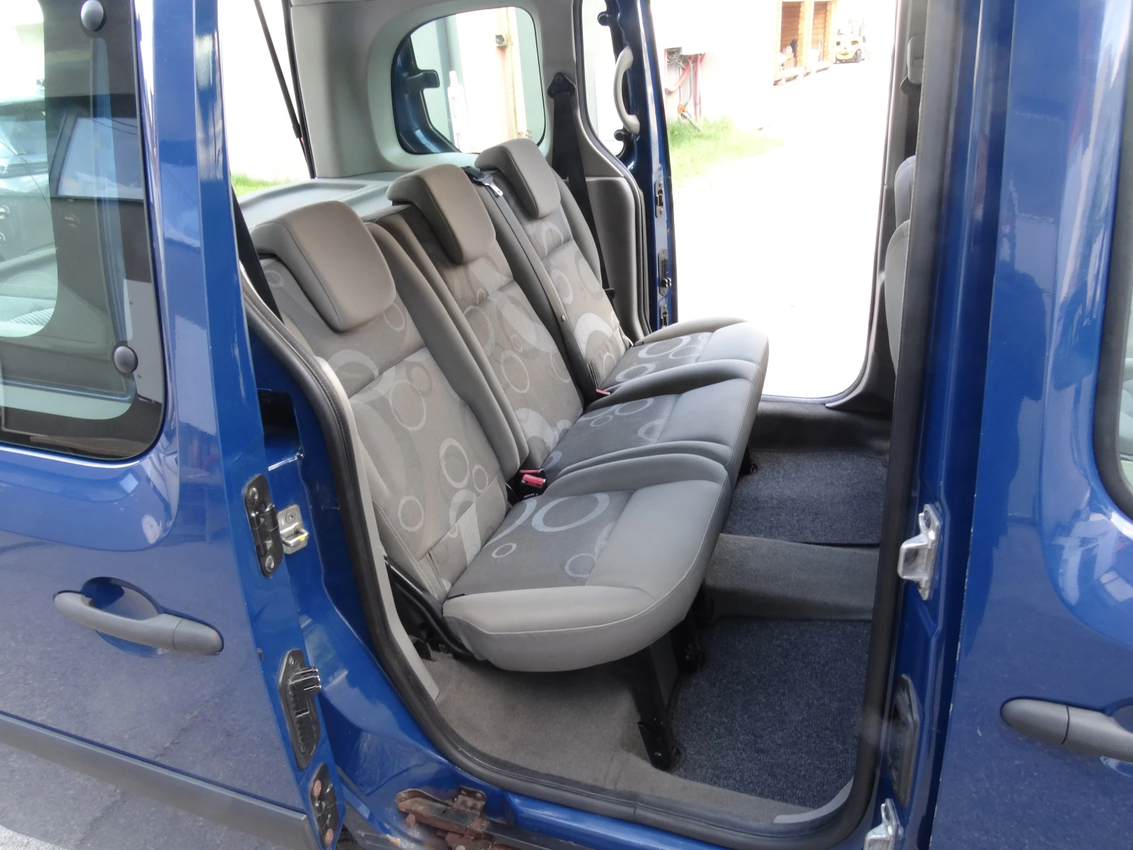 Renault Kangoo 1, 5 dci, снимка 11 - Автомобили и джипове - 54725683