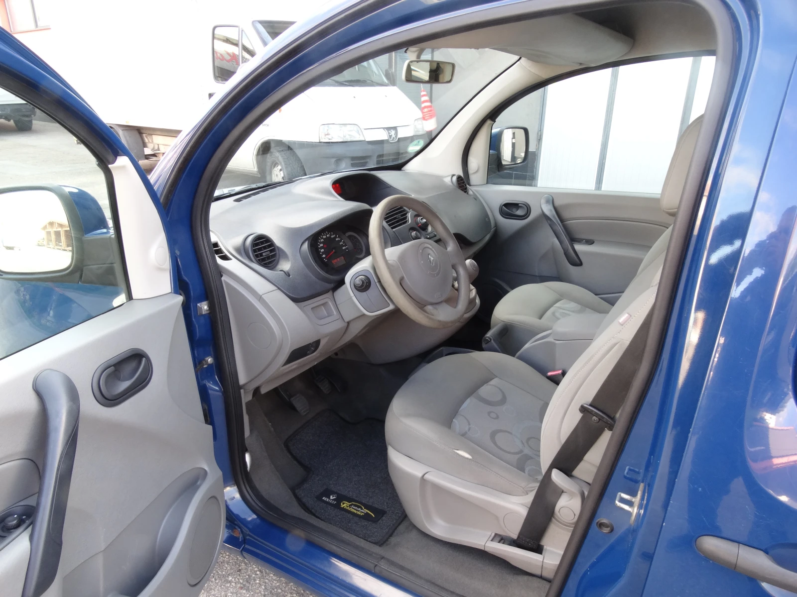 Renault Kangoo 1, 5 dci, снимка 8 - Автомобили и джипове - 54725683