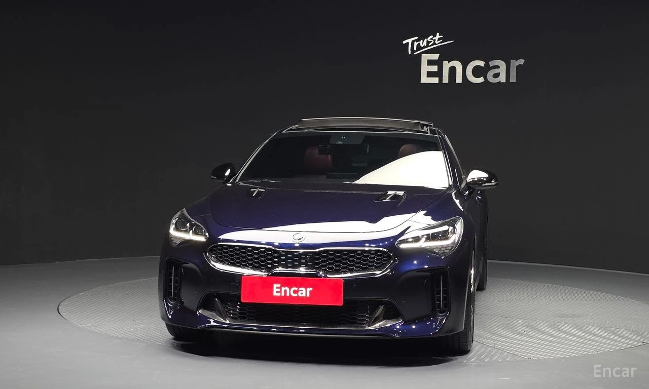 Kia Stinger 3.3 GT AWD* DISTRONIC* HARMAN KARDON* 360* ХЕДЪП* , снимка 2 - Автомобили и джипове - 54972076
