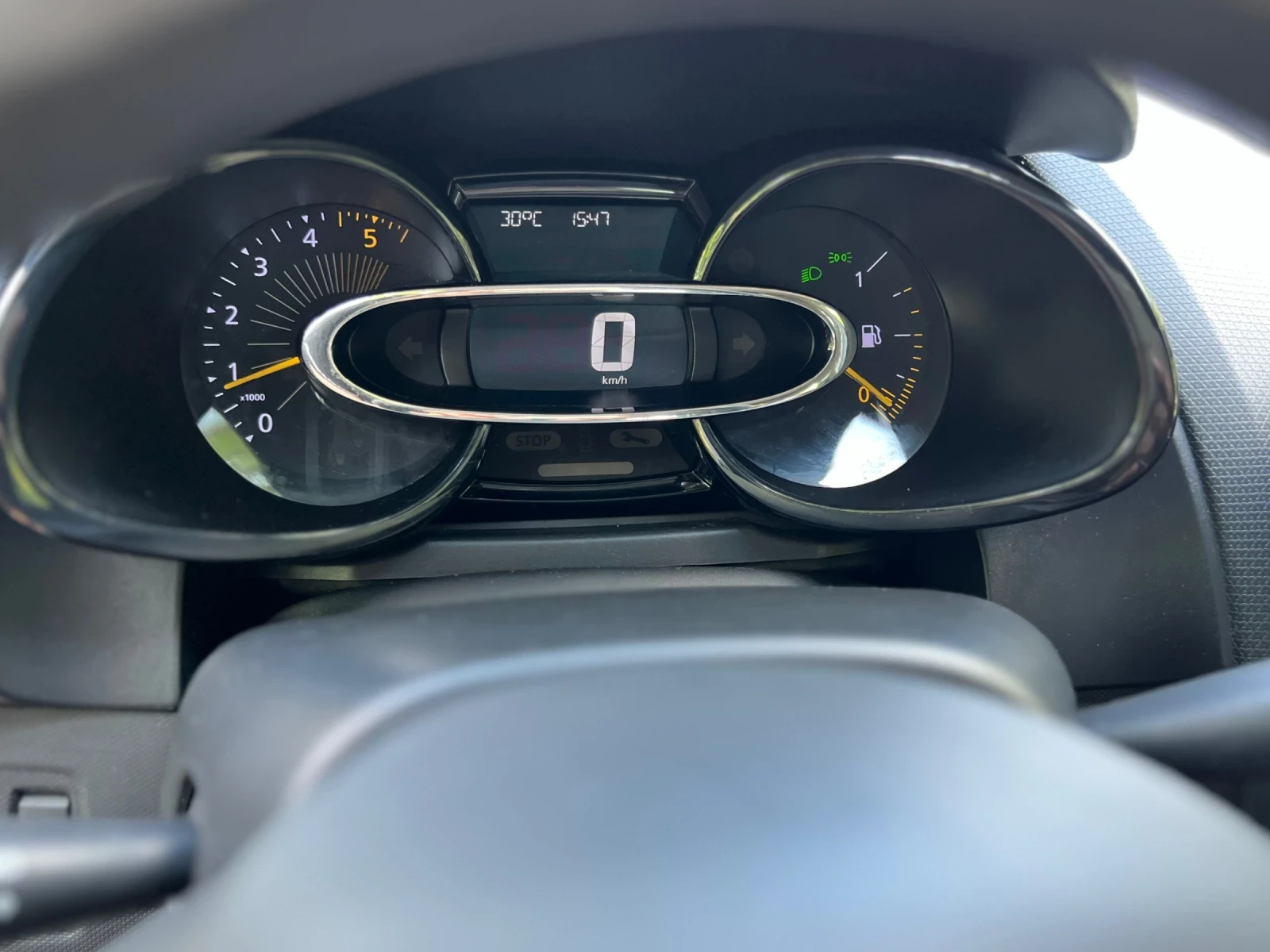 Renault Clio, снимка 11 - Автомобили и джипове - 54989288