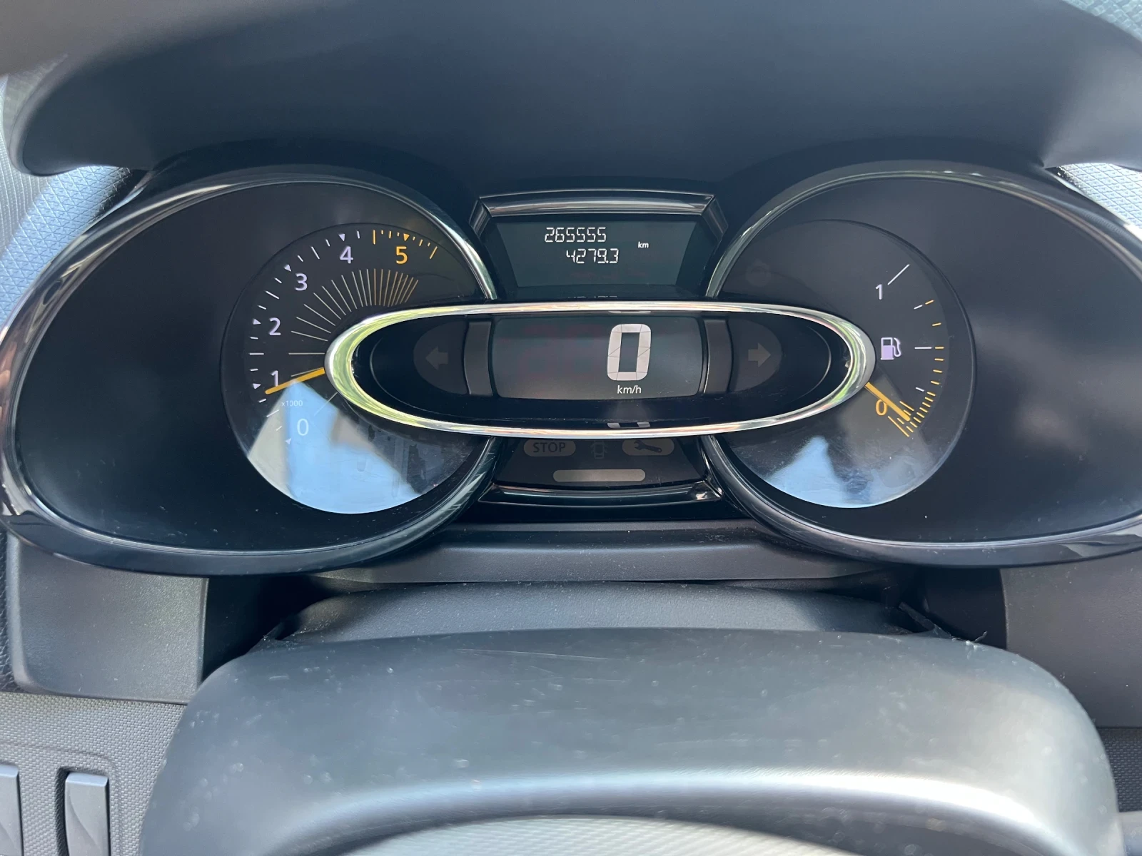 Renault Clio, снимка 14 - Автомобили и джипове - 54989288