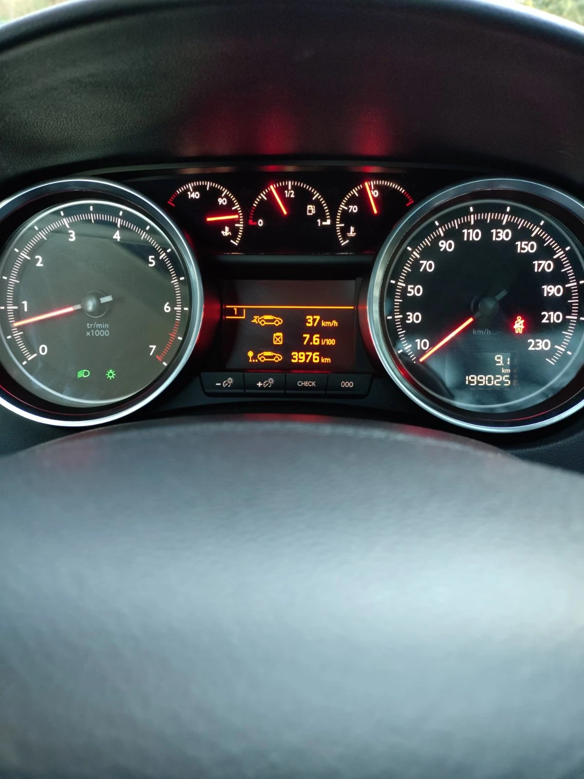 Peugeot 508 1.6 THP 156 к.с., снимка 9 - Автомобили и джипове - 55021882