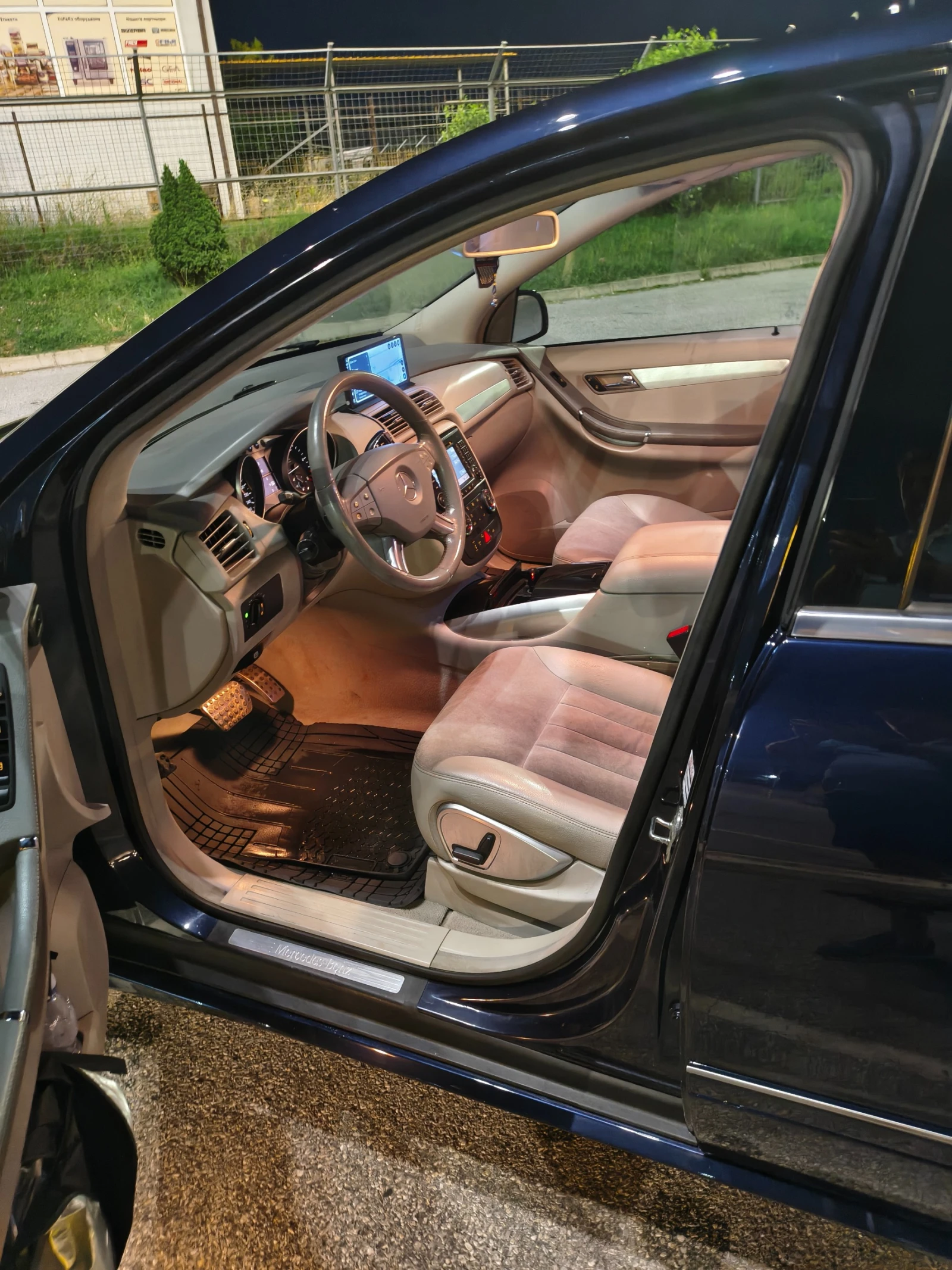 Mercedes-Benz R 320 CDI 4MATIC, снимка 14 - Автомобили и джипове - 55194027