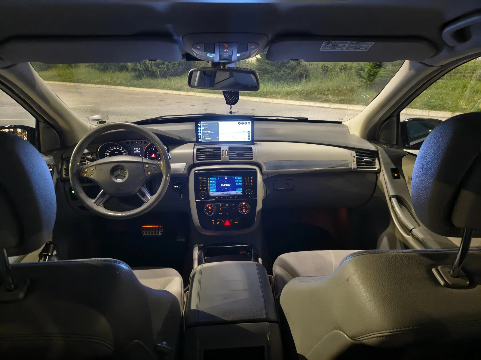 Mercedes-Benz R 320 CDI 4MATIC, снимка 16 - Автомобили и джипове - 55194027