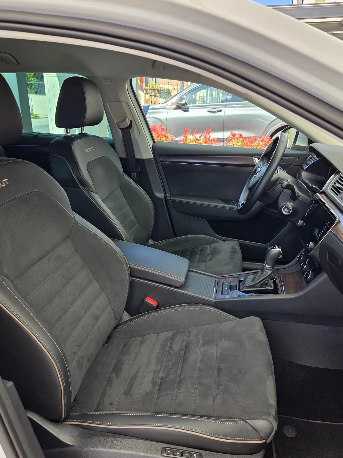 Skoda Superb Scout 4X4 280 к.с., снимка 6 - Автомобили и джипове - 55431490