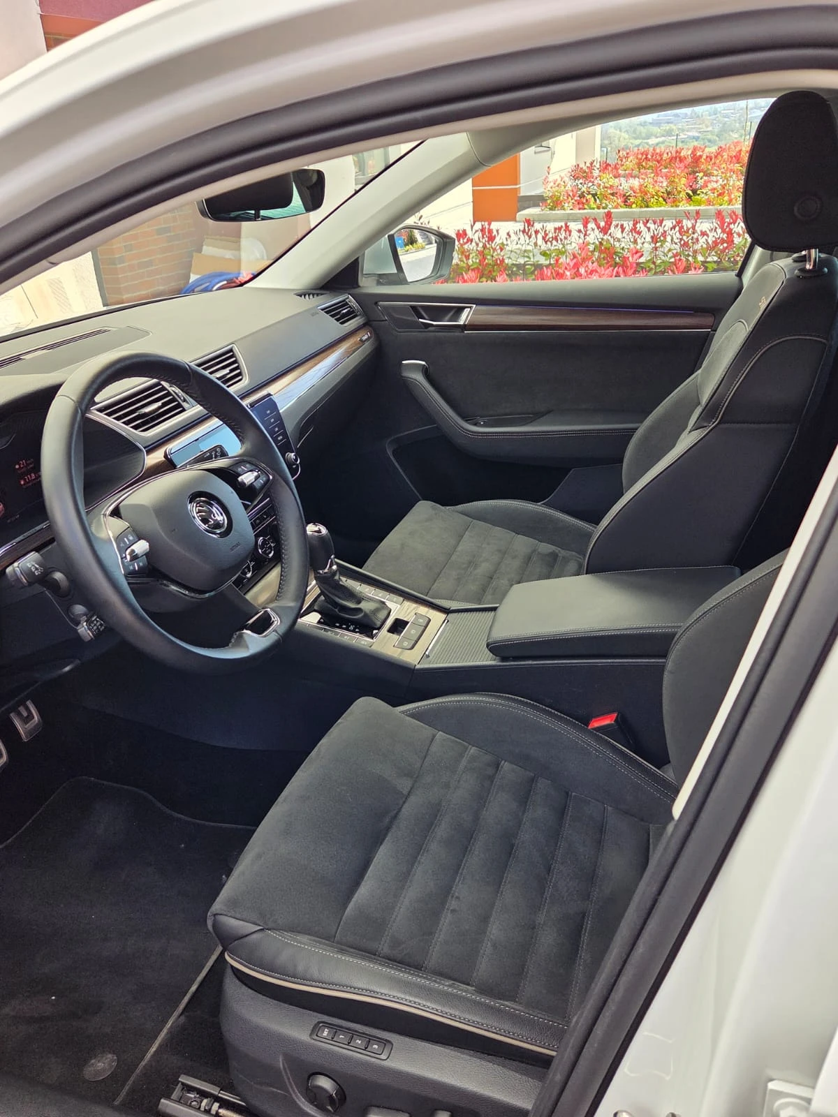 Skoda Superb Scout 4X4 280 к.с., снимка 8 - Автомобили и джипове - 55431490