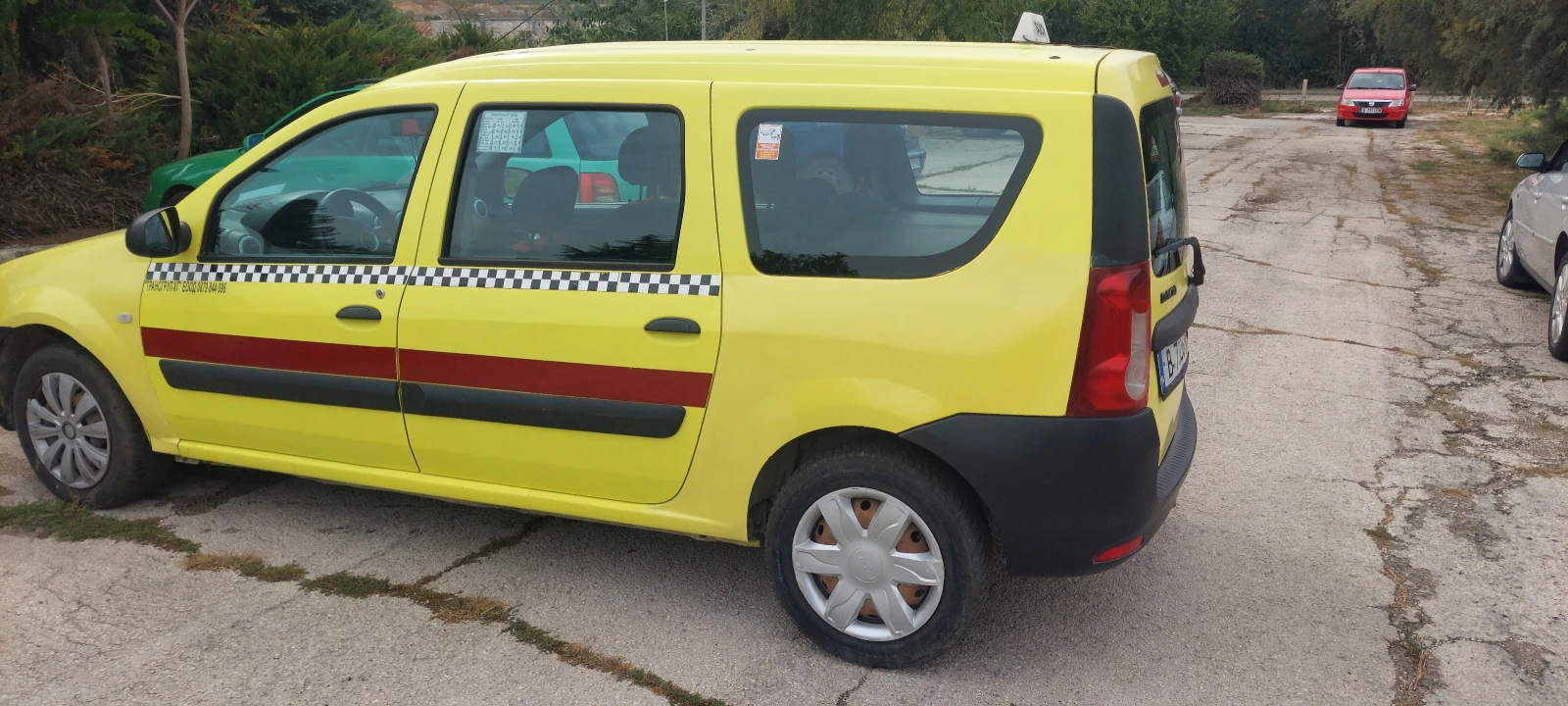 Dacia Logan, снимка 4 - Автомобили и джипове - 56429692
