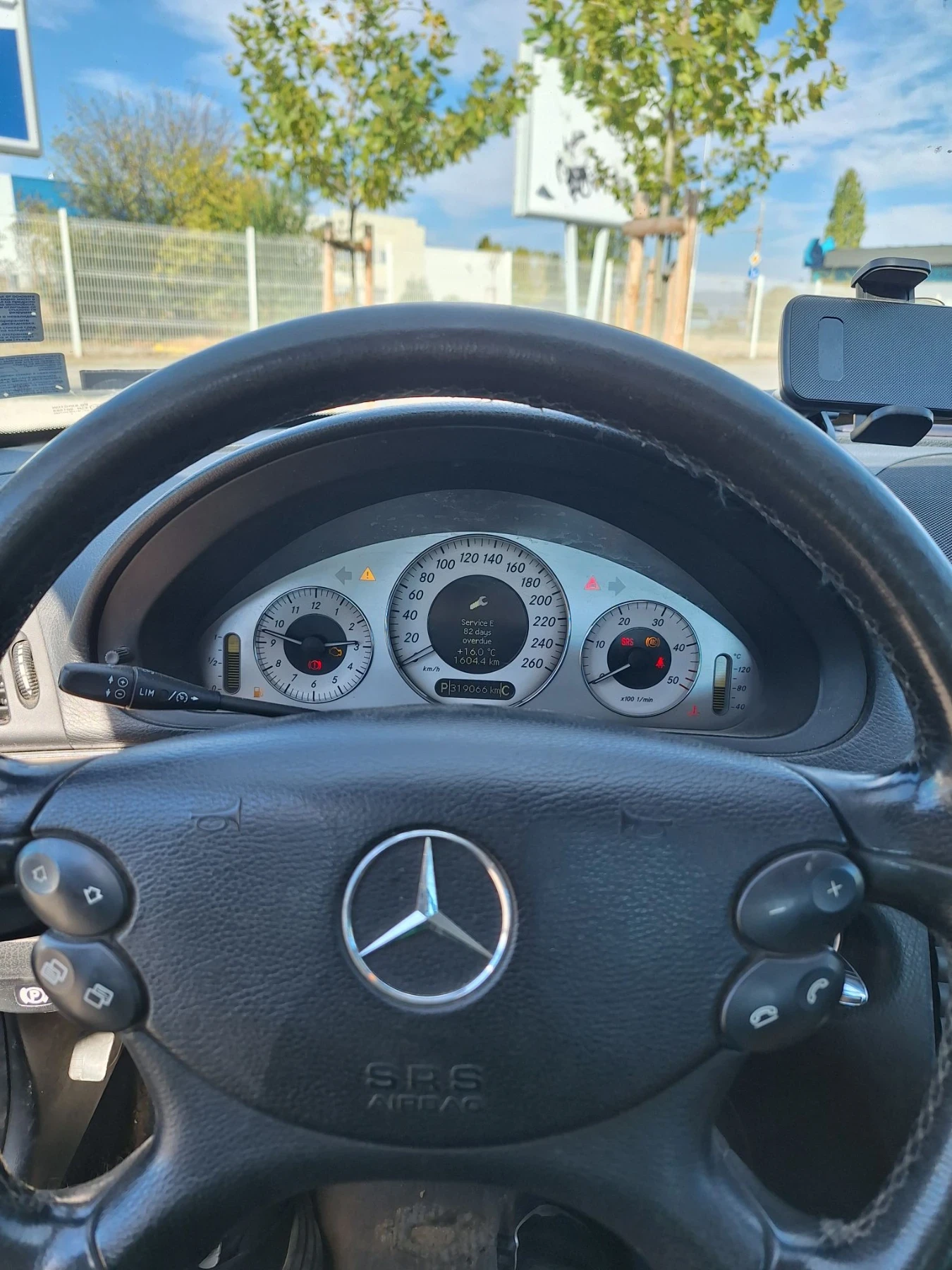 Mercedes-Benz E 320, снимка 8 - Автомобили и джипове - 56575879