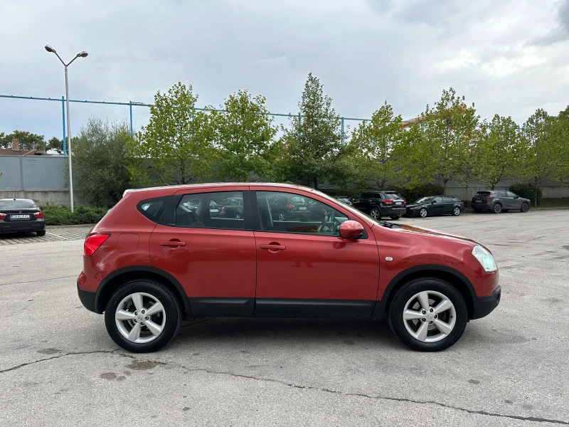 Nissan Qashqai 2.0i 4x4 Автоматик, снимка 5 - Автомобили и джипове - 47294043