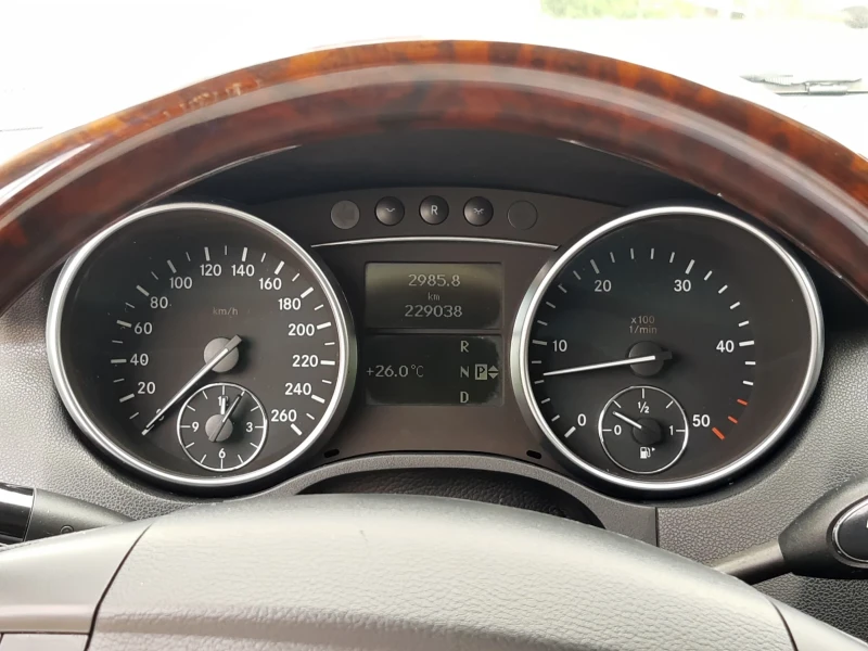 Mercedes-Benz ML 320  3.0 - 224к.с., снимка 11 - Автомобили и джипове - 48049147