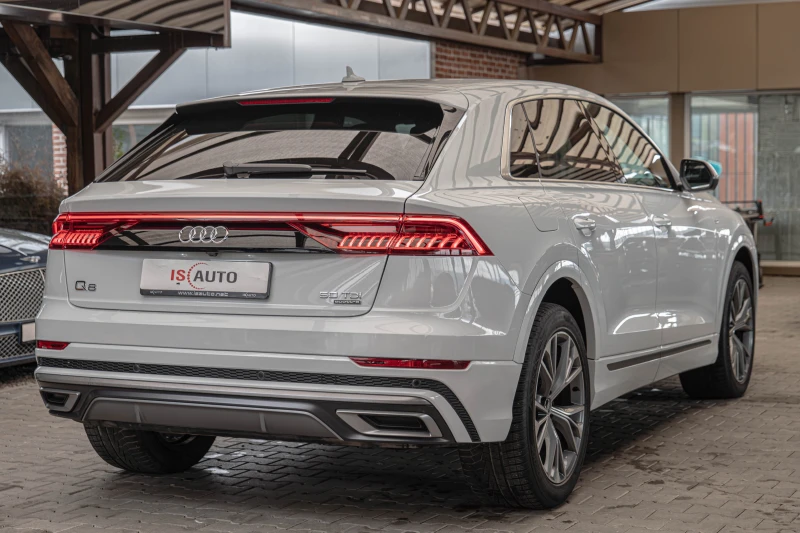 Audi Q8 50TDI/Sline/Virtual/Panorama/Side Assist/, снимка 4 - Автомобили и джипове - 48936376