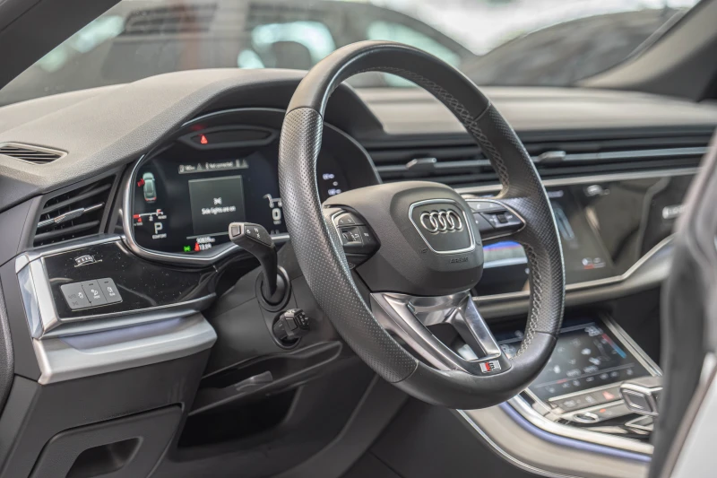 Audi Q8 50TDI/Sline/Virtual/Panorama/Side Assist/, снимка 7 - Автомобили и джипове - 48936376