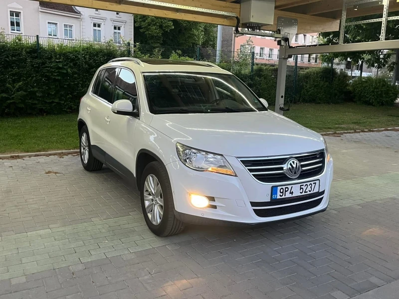 VW Tiguan, снимка 4 - Автомобили и джипове - 52295460