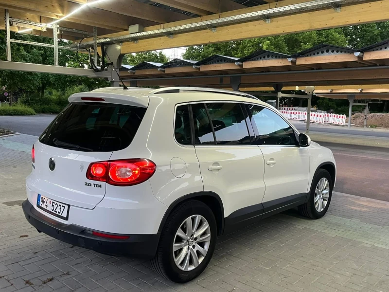 VW Tiguan, снимка 2 - Автомобили и джипове - 52295460