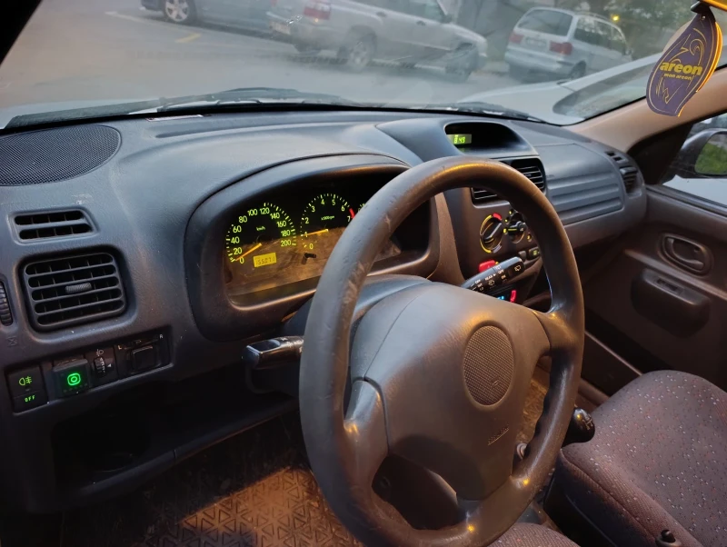 Suzuki Ignis 1.3 i 4х4 газ, снимка 4 - Автомобили и джипове - 52434513