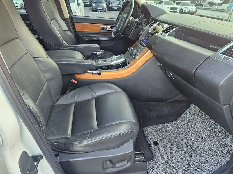 Land Rover Range Rover Sport 3.0D, снимка 5 - Автомобили и джипове - 54500512