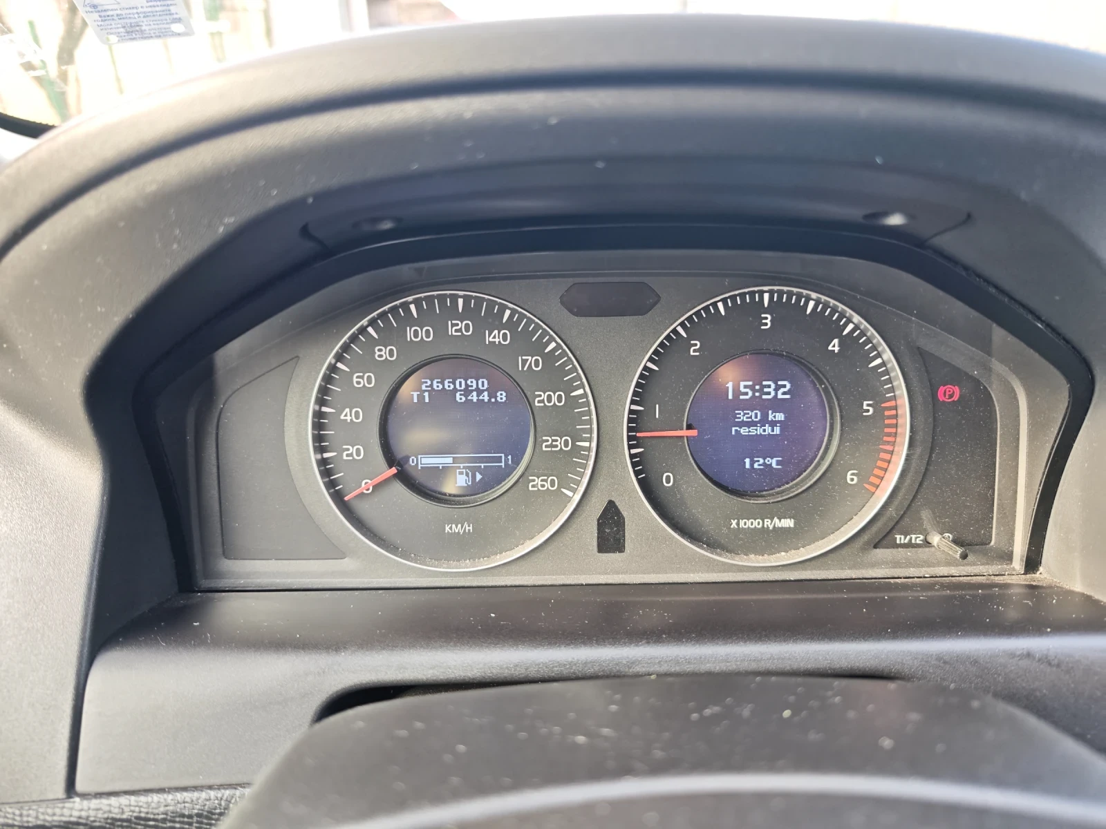 Volvo XC60 2.4D - изображение 9