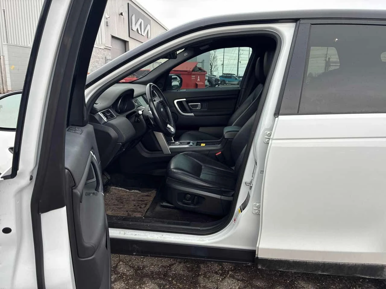 Land Rover Discovery Sport * HSE * PANO* KEYLESS* ПАНО* , снимка 13 - Автомобили и джипове - 53797208