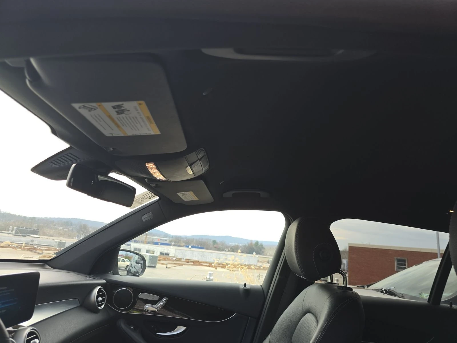 Mercedes-Benz GLC 300 4MATIC, снимка 13 - Автомобили и джипове - 53859532