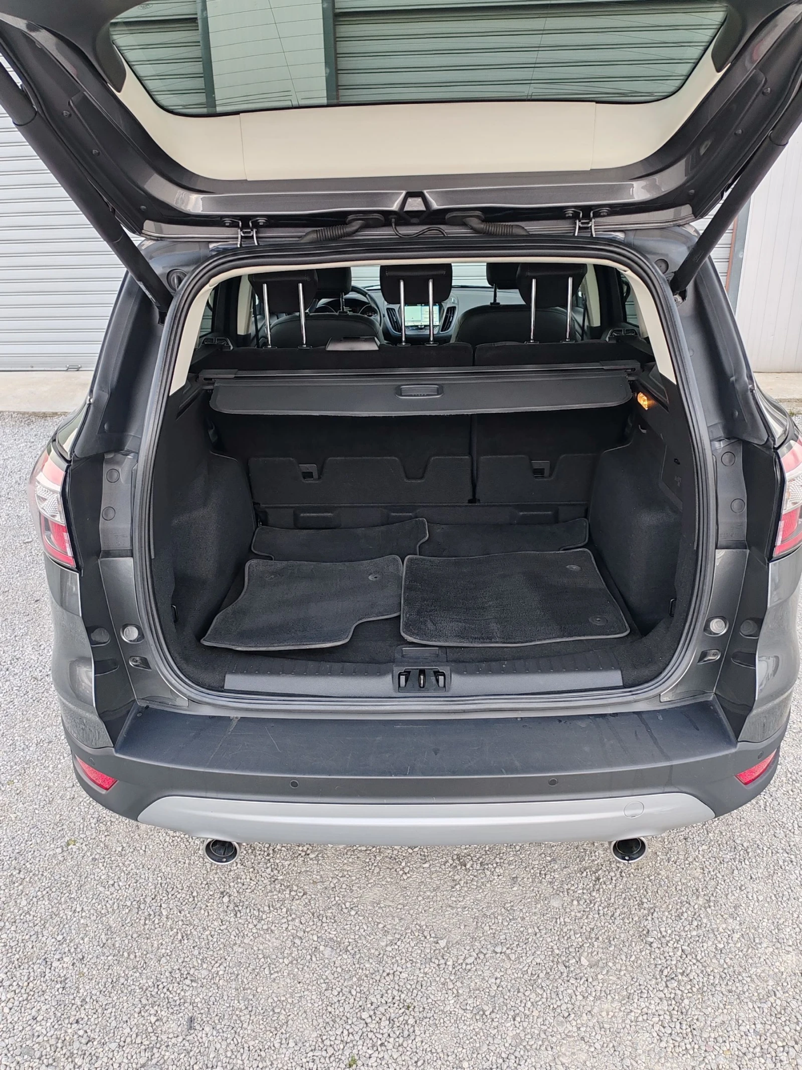 Ford Kuga 1.5d Euro6b Navi, снимка 15 - Автомобили и джипове - 53963746