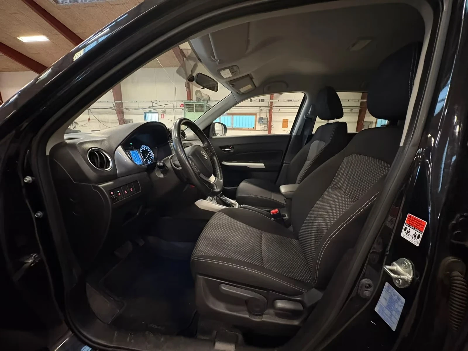 Suzuki Vitara 1.6benzin aut.  120ps 2WD DK, снимка 9 - Автомобили и джипове - 54085648