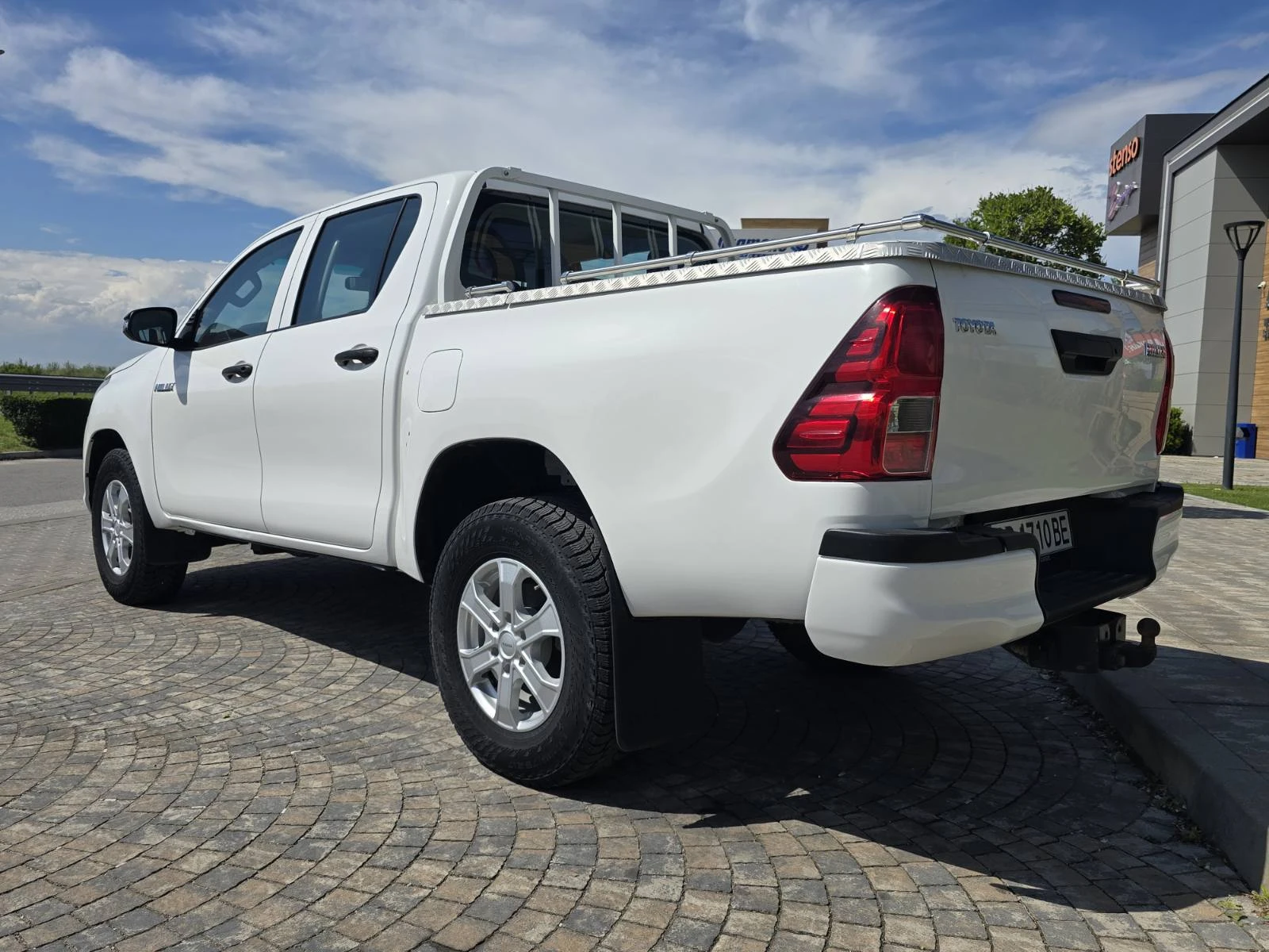 Toyota Hilux 2.4D 4X4 72 000 KM, снимка 4 - Автомобили и джипове - 54566236
