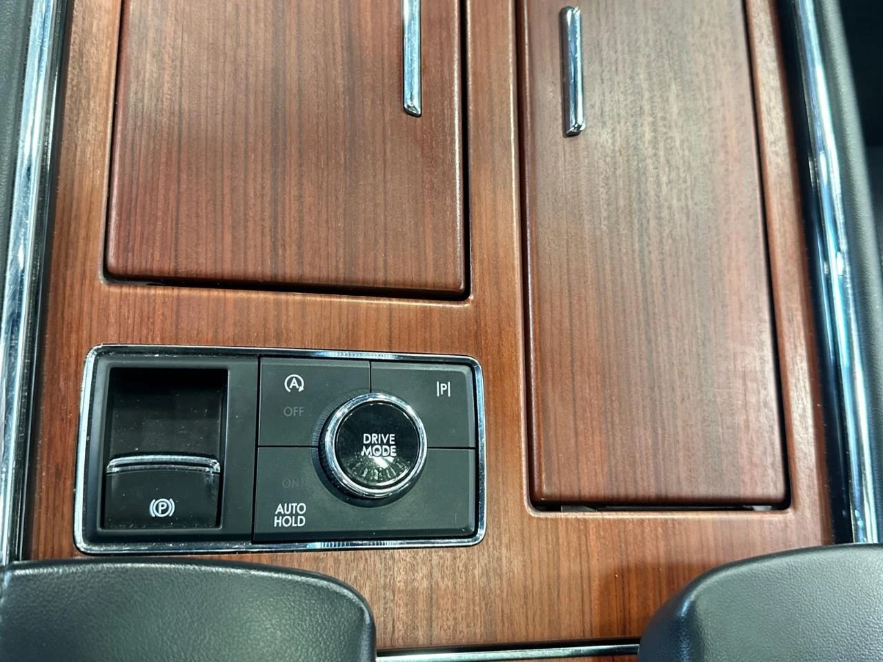 Lincoln Navigator АвтоКредит* (ЦЕНА ДО БГ)* , снимка 14 - Автомобили и джипове - 54781442