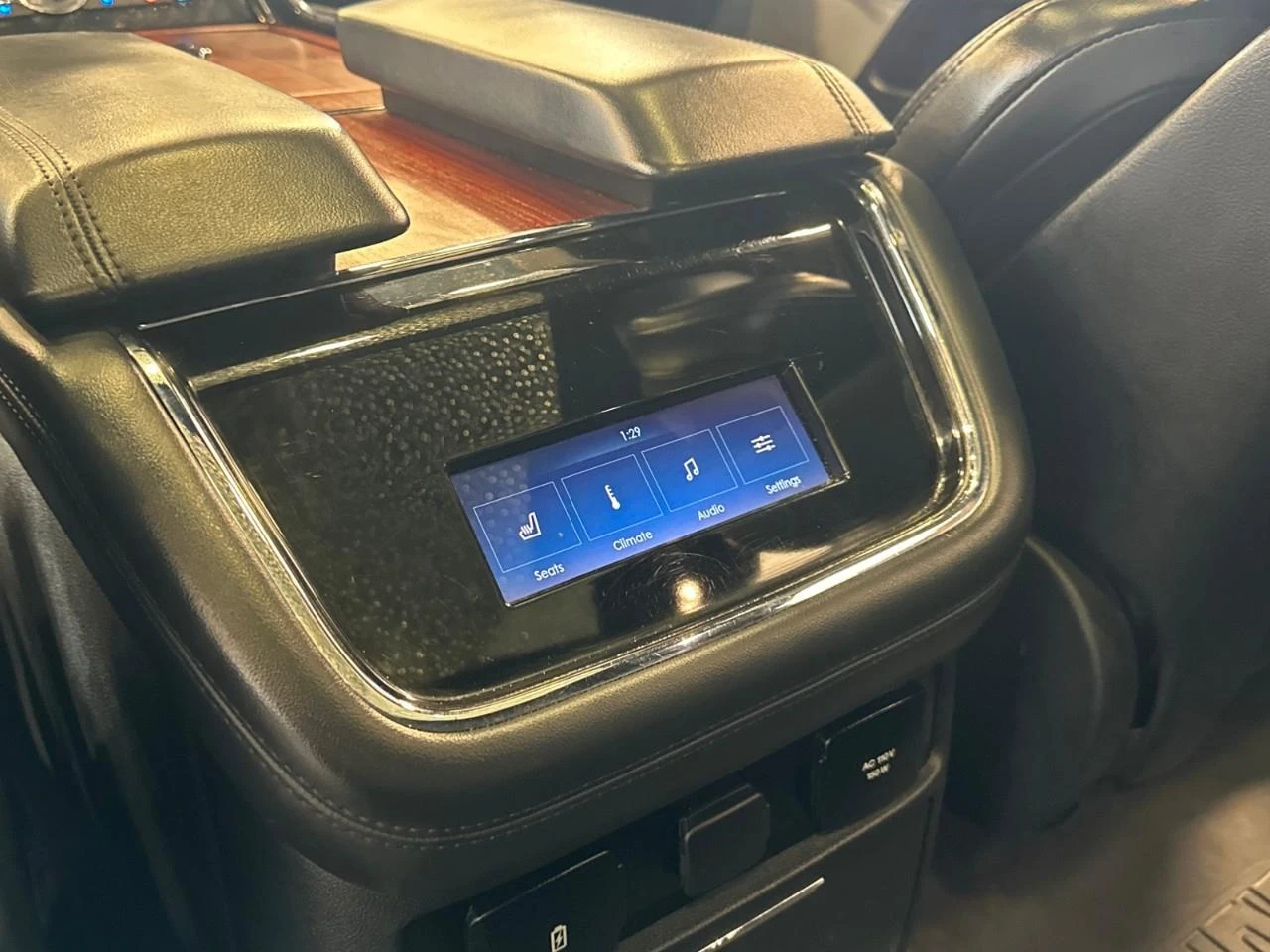 Lincoln Navigator АвтоКредит* (ЦЕНА ДО БГ)* , снимка 16 - Автомобили и джипове - 54781442