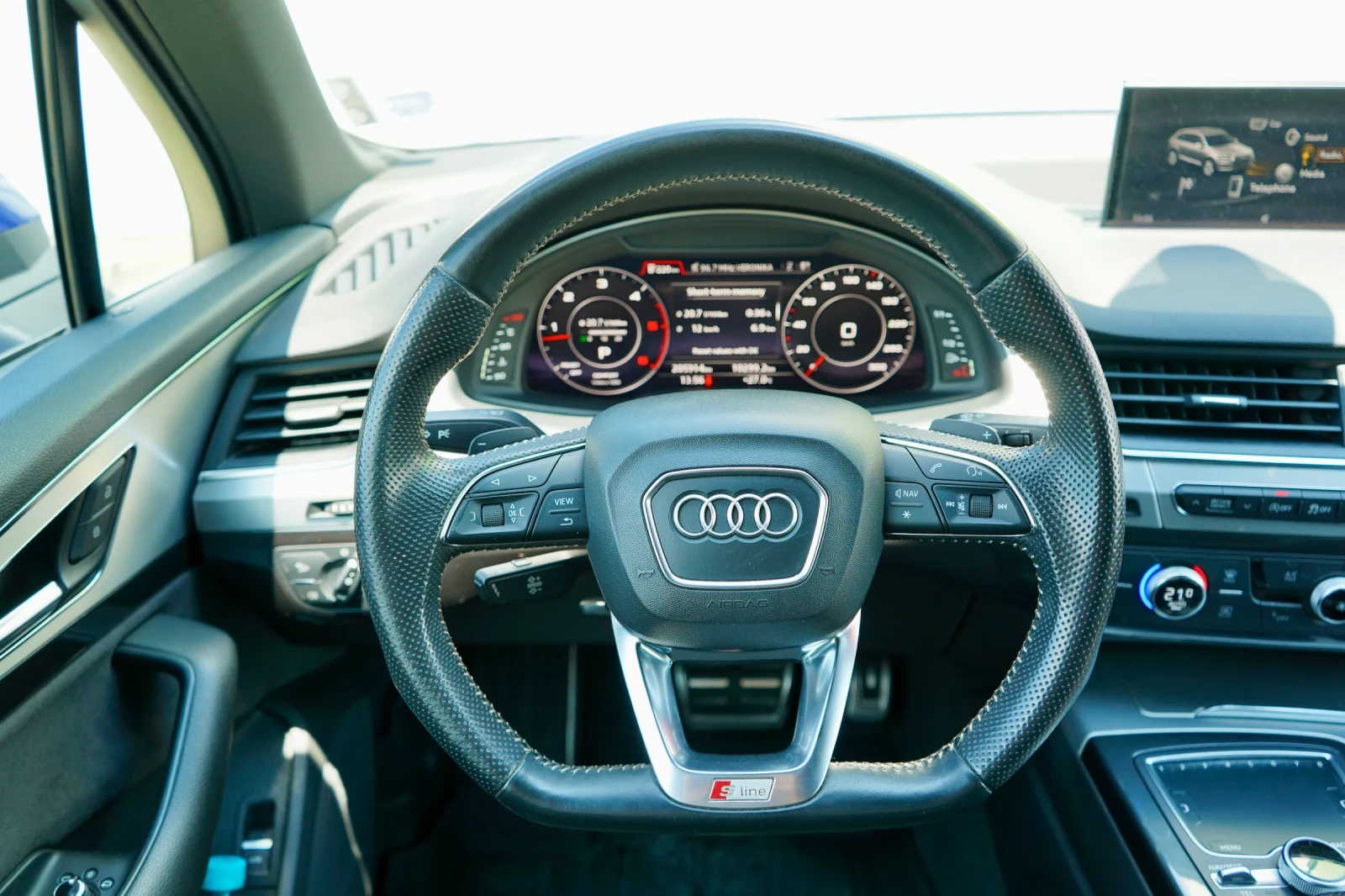 Audi Q7 3.0TDI* S-LINE* CAMERA* РЕГИСТРИРАНА, снимка 10 - Автомобили и джипове - 55022986