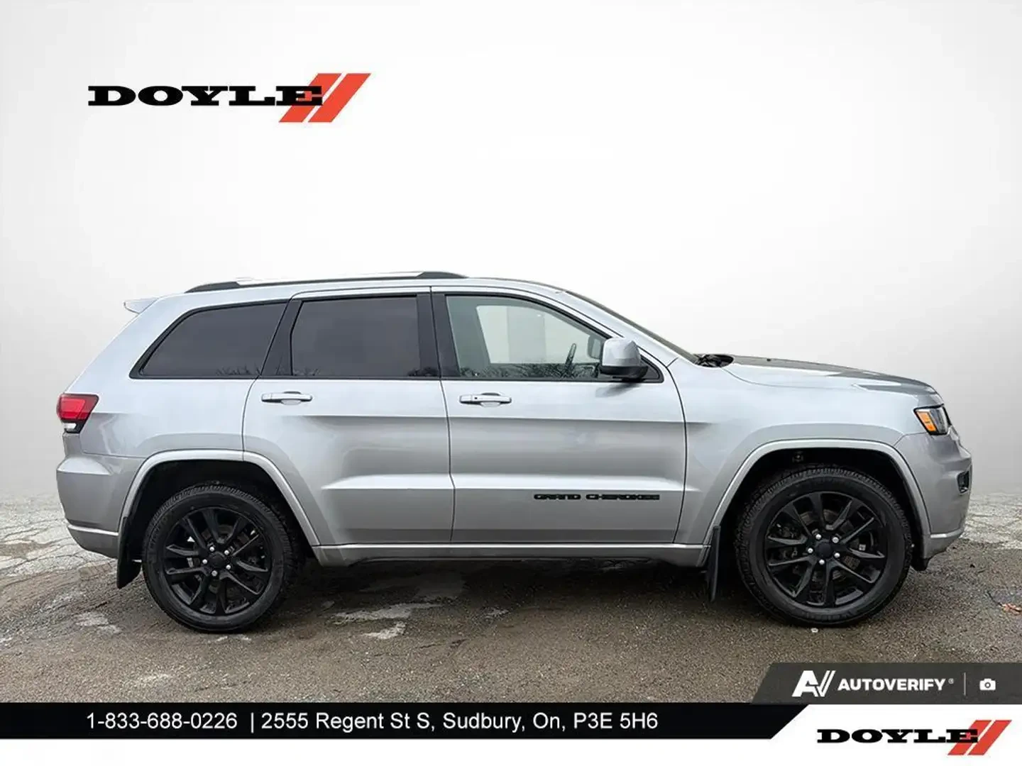 Jeep Grand cherokee ALTITUDE* ПОДГРЕВ* СЛЕДЕНЕ НА ЛЕНТИ, снимка 3 - Автомобили и джипове - 55188323