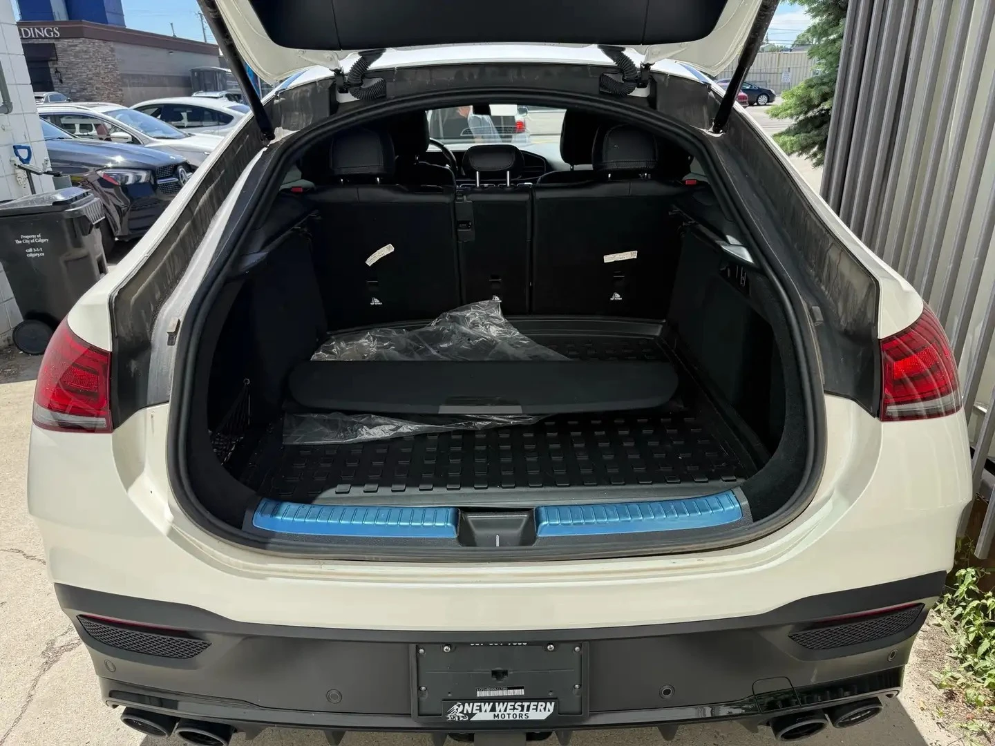 Mercedes-Benz GLE 53 4MATIC 4MATIC+ * 360* BURMESTER* PANO* DISTRO* ОБДУХ, снимка 6 - Автомобили и джипове - 55478148