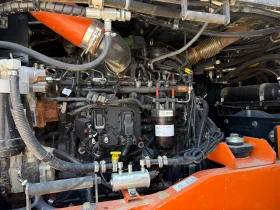 Челен товарач Hitachi ZW 310-6, снимка 11