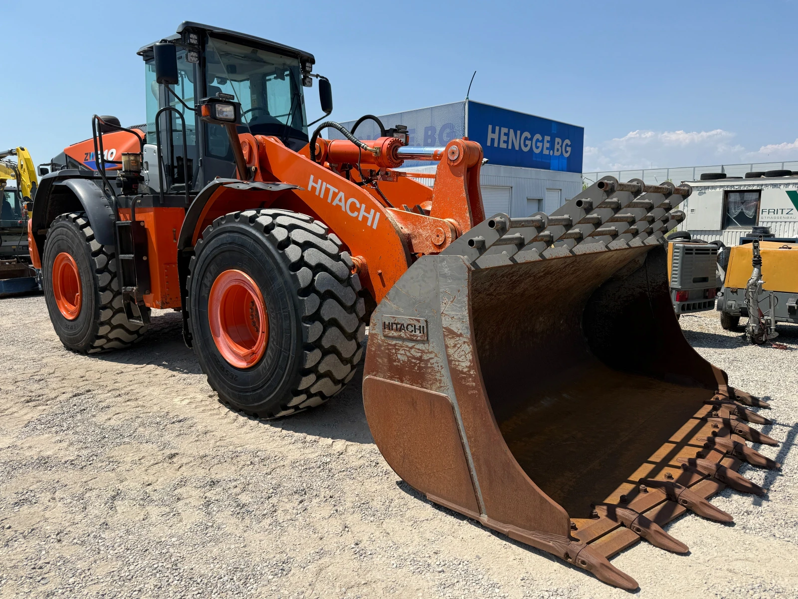 Челен товарач Hitachi ZW 310-6, снимка 13 - Индустриална техника - 55069709