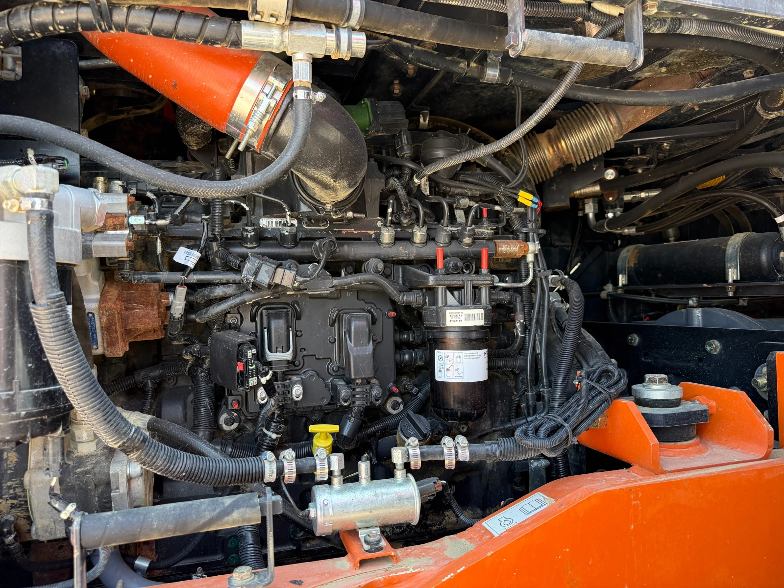 Челен товарач Hitachi ZW 310-6, снимка 11 - Индустриална техника - 55069709