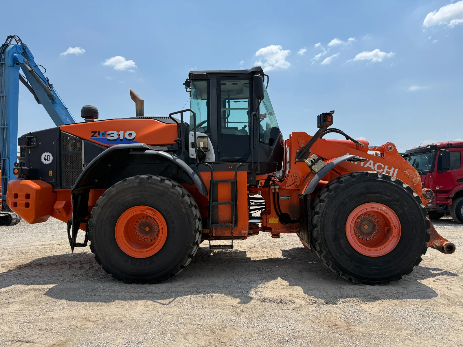Челен товарач Hitachi ZW 310-6, снимка 11 - Индустриална техника - 55069709