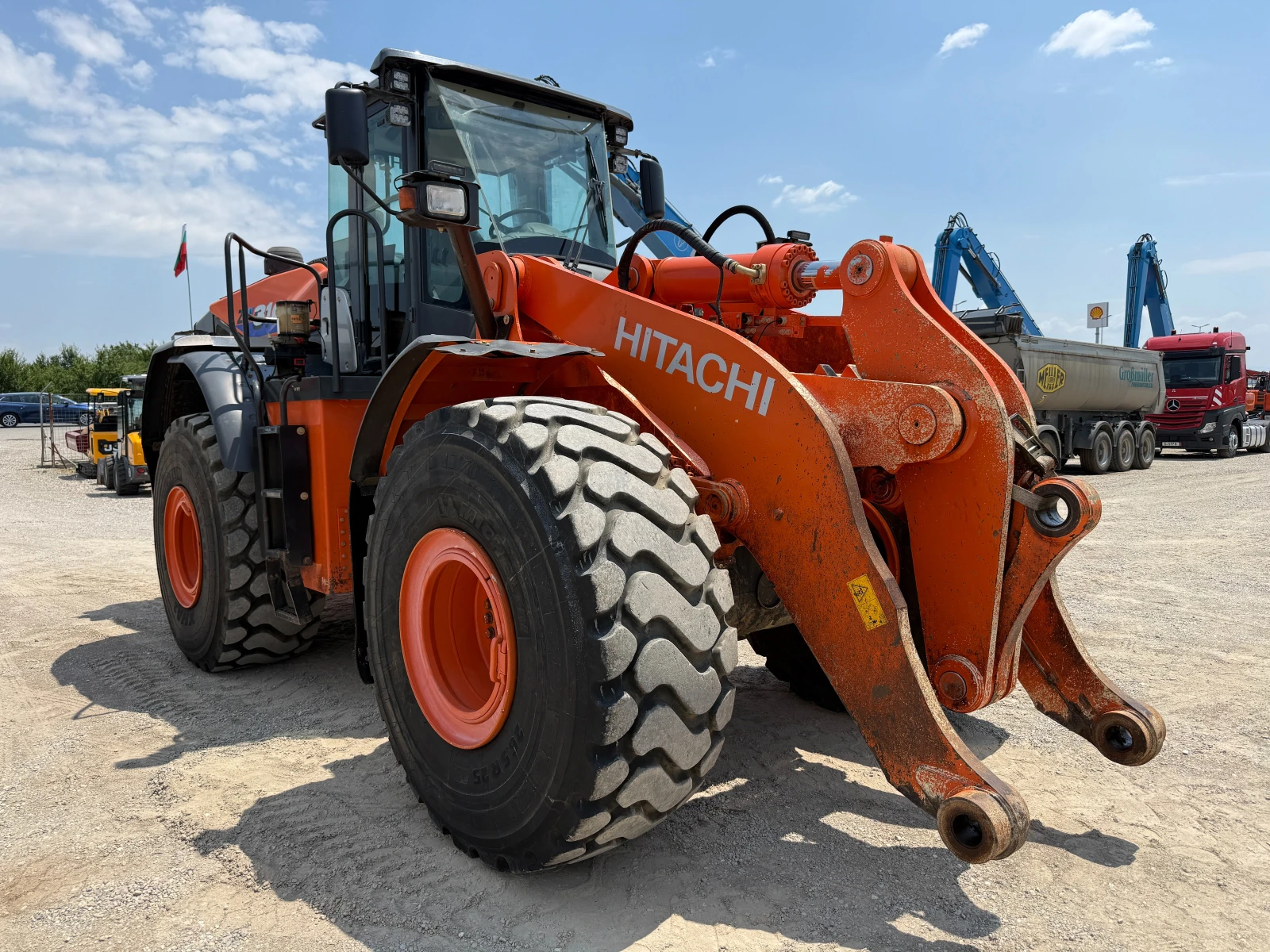 Челен товарач Hitachi ZW 310-6, снимка 8 - Индустриална техника - 55069709