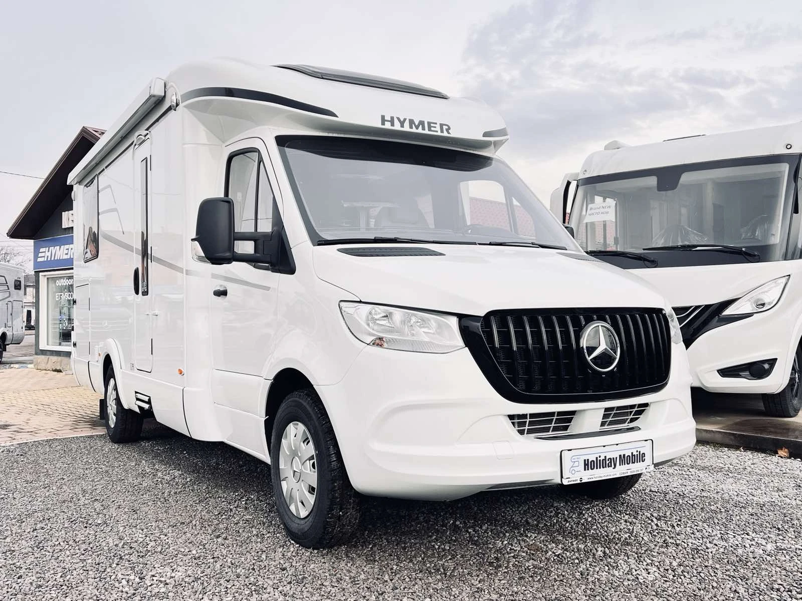 Кемпер HYMER / ERIBA S 695T. 3500 kg. ДВОЕН ПОД КЛИМАТИК - изображение 2