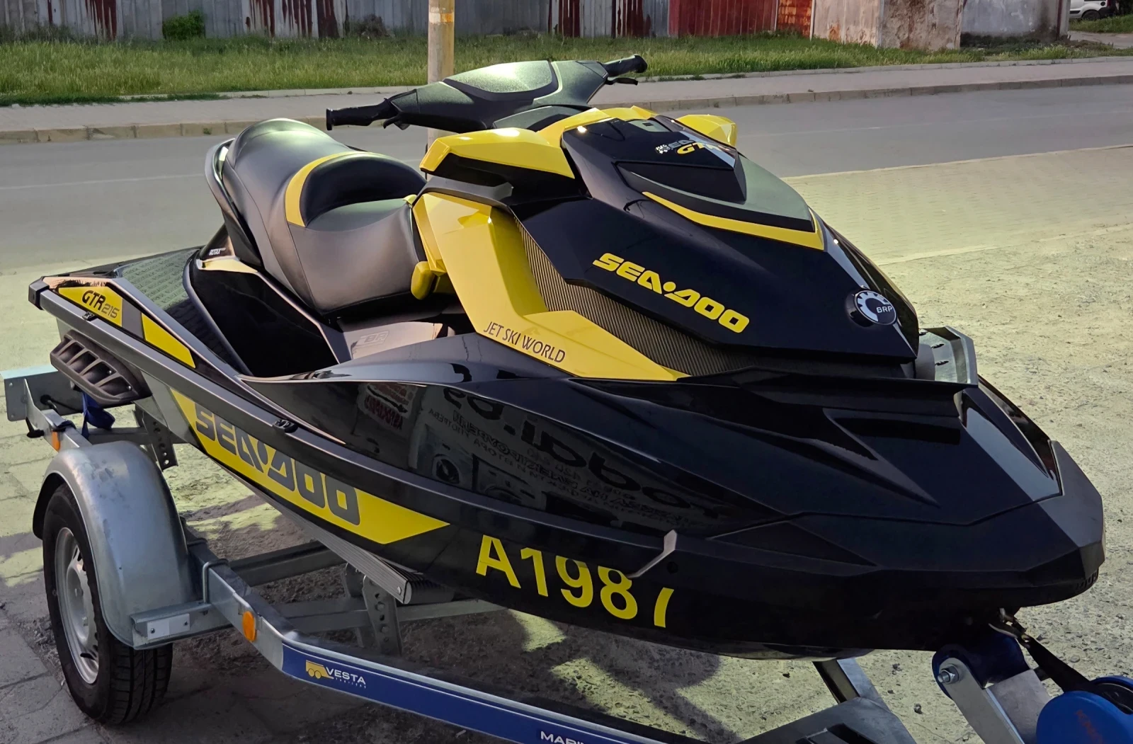 Джет Bombardier Sea Doo GTR 215