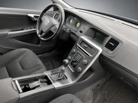 Volvo V60 2.0 D, снимка 9