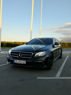 Mercedes-Benz E 220, снимка 1