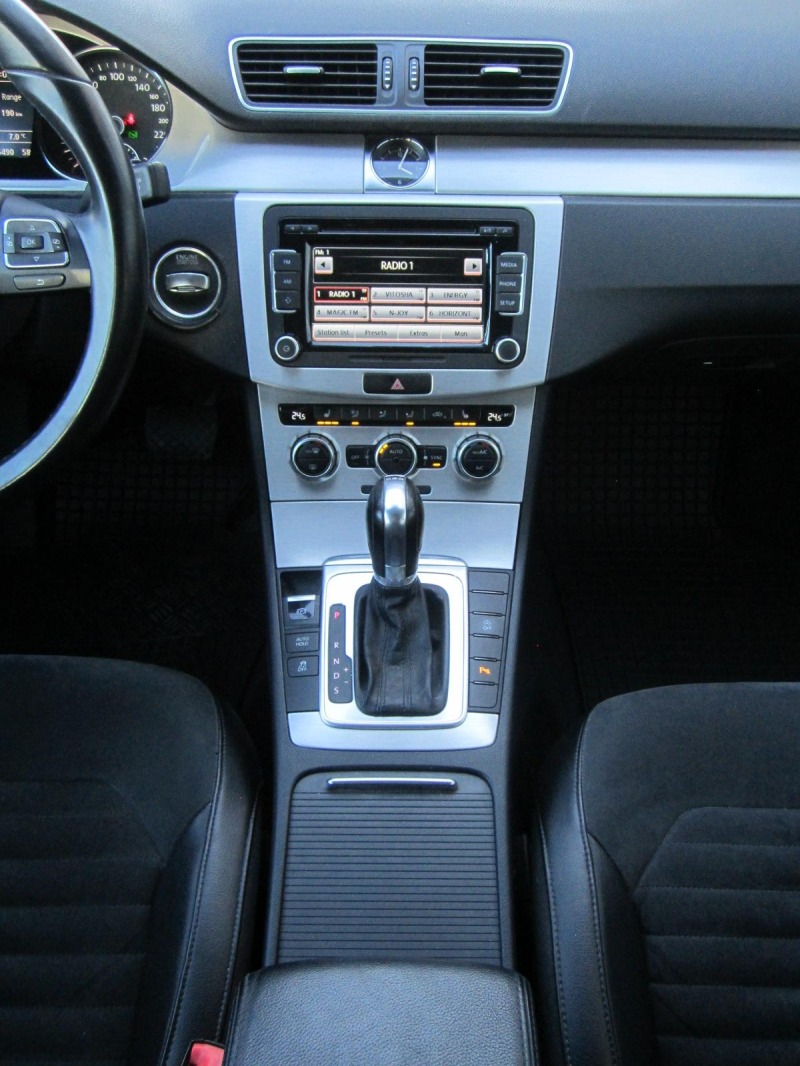 VW Passat 2.0 TDI Bluemotion, снимка 10 - Автомобили и джипове - 44068754