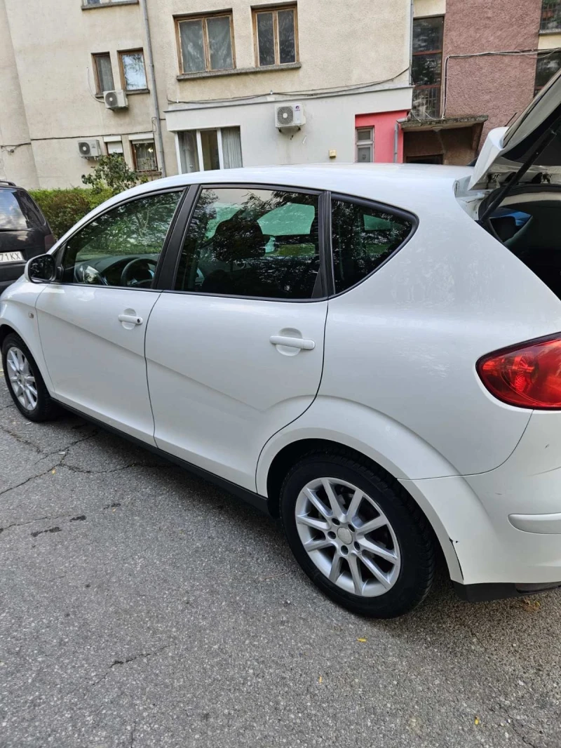 Seat Altea 1.6tdi, снимка 9 - Автомобили и джипове - 47487848