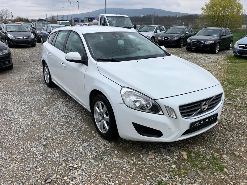 Volvo V60 2.0 D, снимка 5 - Автомобили и джипове - 49698069