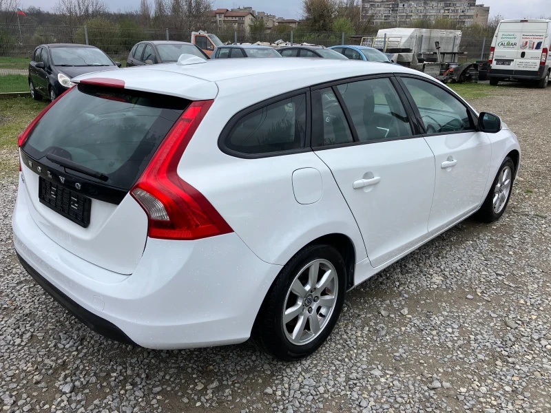 Volvo V60 2.0 D, снимка 4 - Автомобили и джипове - 49698069