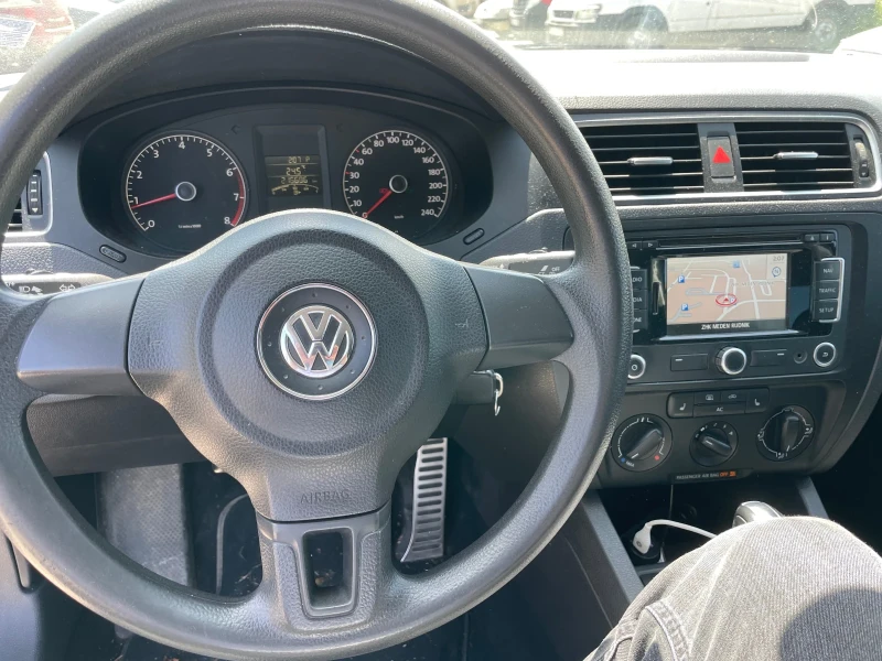 VW Jetta 2.0 за газ, снимка 6 - Автомобили и джипове - 52316556