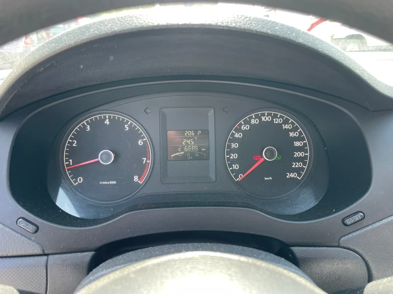 VW Jetta 2.0 за газ, снимка 5 - Автомобили и джипове - 52316556