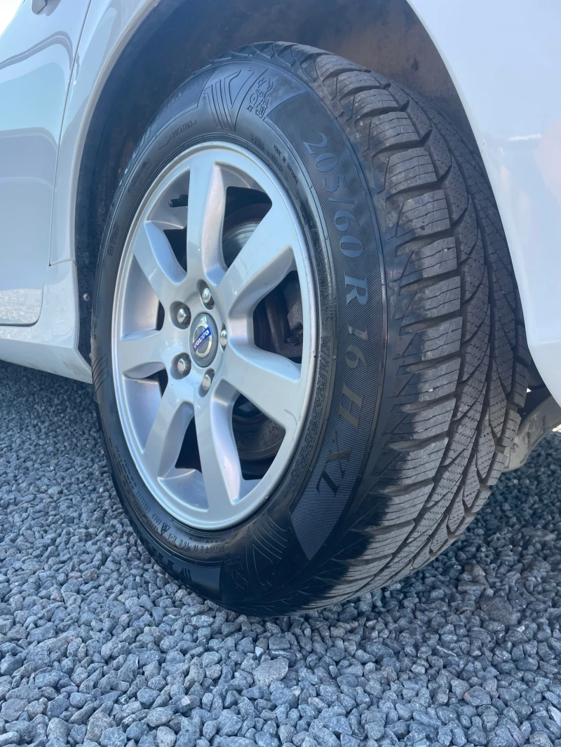 Volvo V60 1.6 D2 АВТОМАТИК, снимка 16 - Автомобили и джипове - 52116352