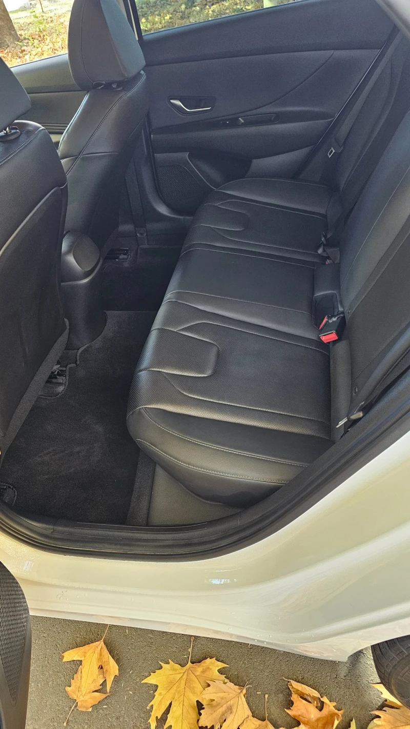 Hyundai Elantra, снимка 16 - Автомобили и джипове - 52267765